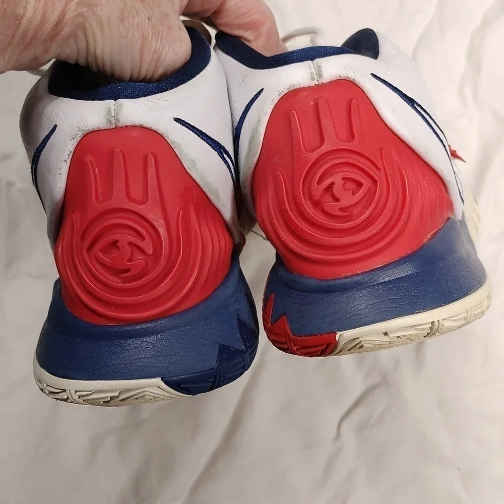 Nike youth shoes size 10